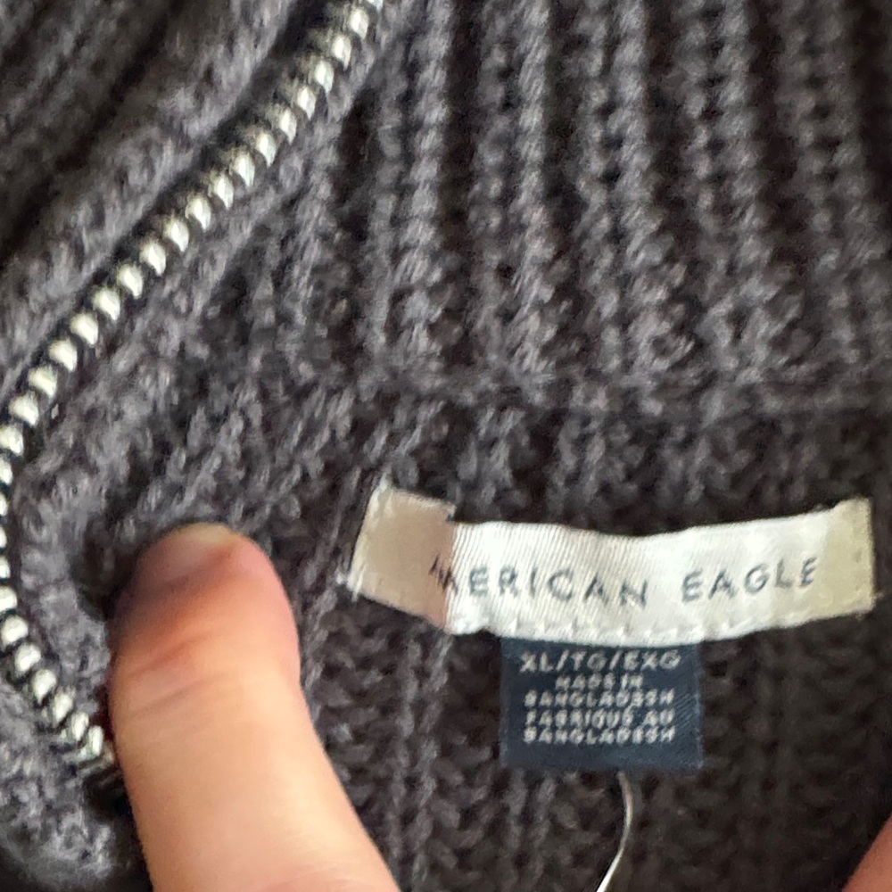 NWT! American Eagle gray and Cream Women's half zip Sweater - Picture 5 of 7